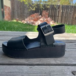 BRYR URSI MONOCHROME PLATFORM IN BLACK 6/36